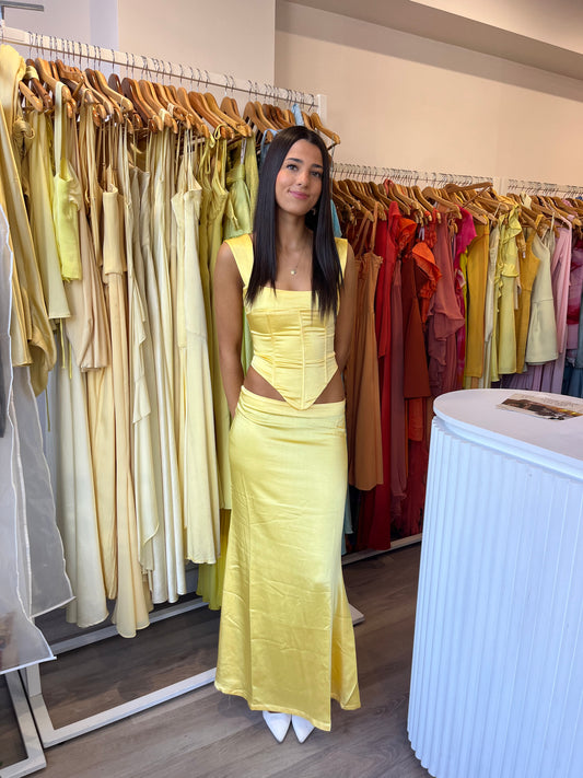 I am Delilah Valerie set yellow
