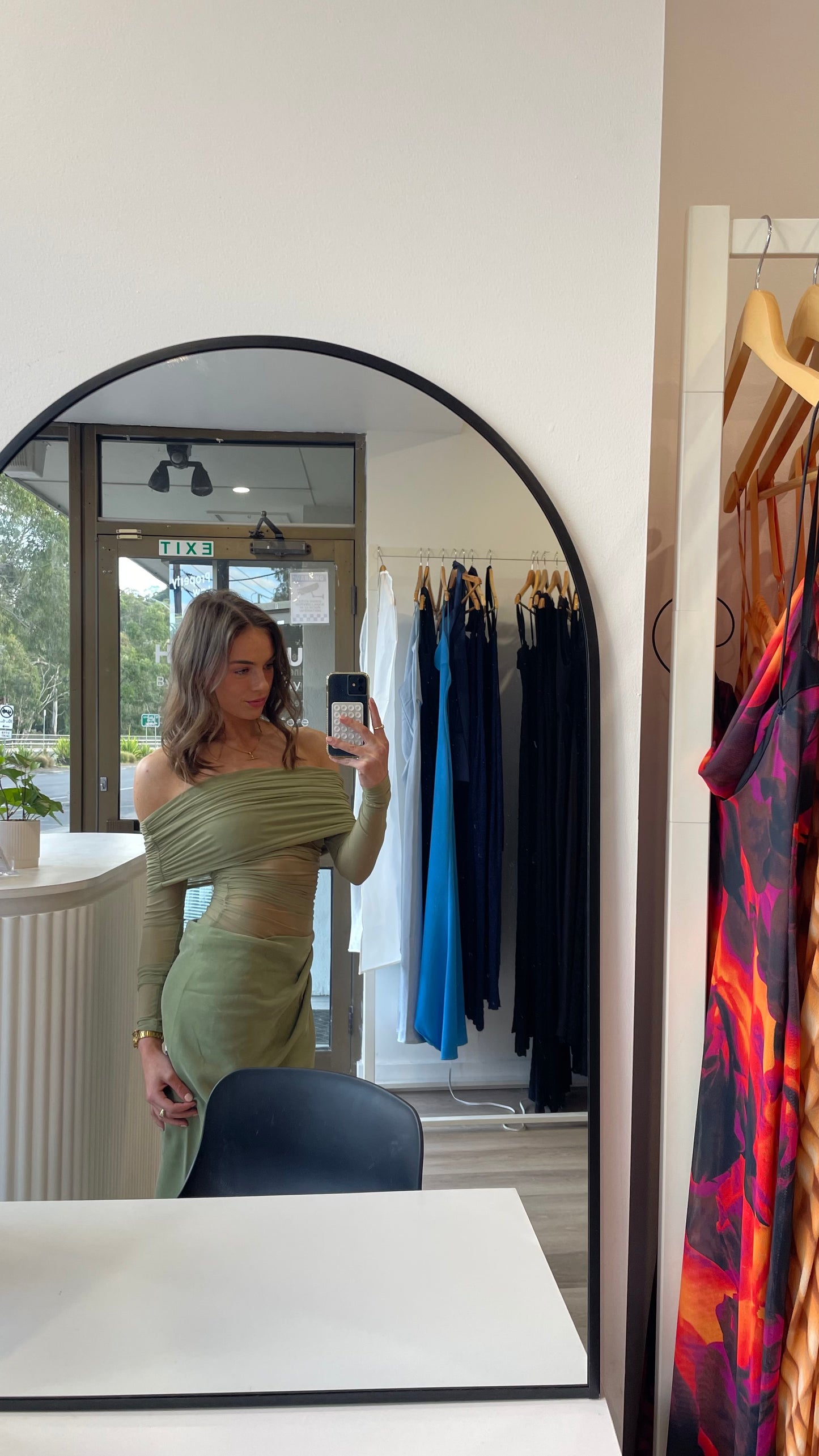 Yasmin Off-Shoulder Maxi green Benni