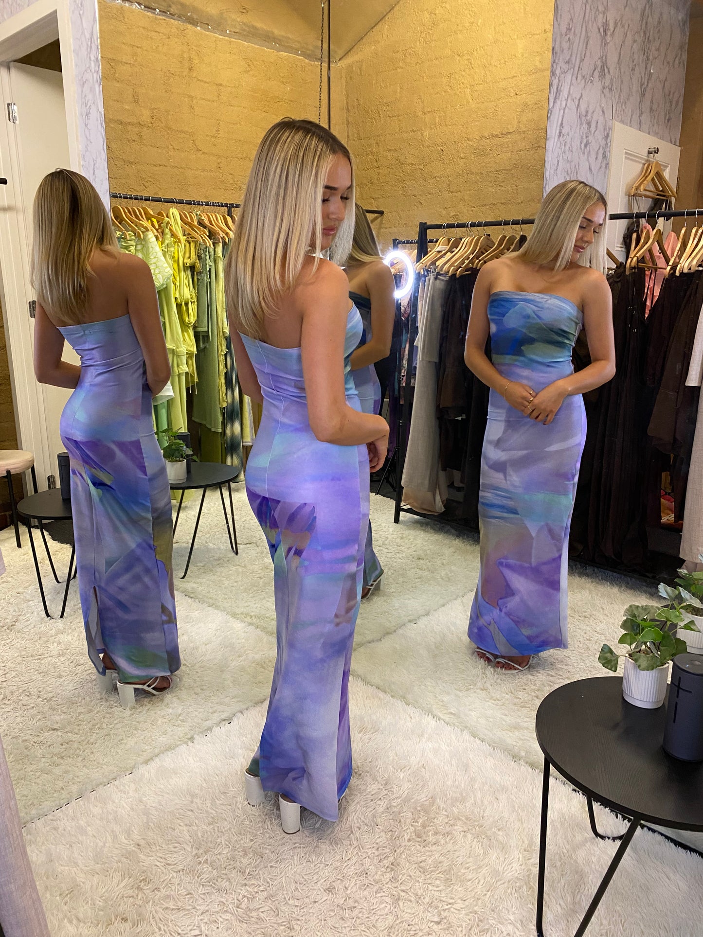 Hnter the Label Lotus Maxi