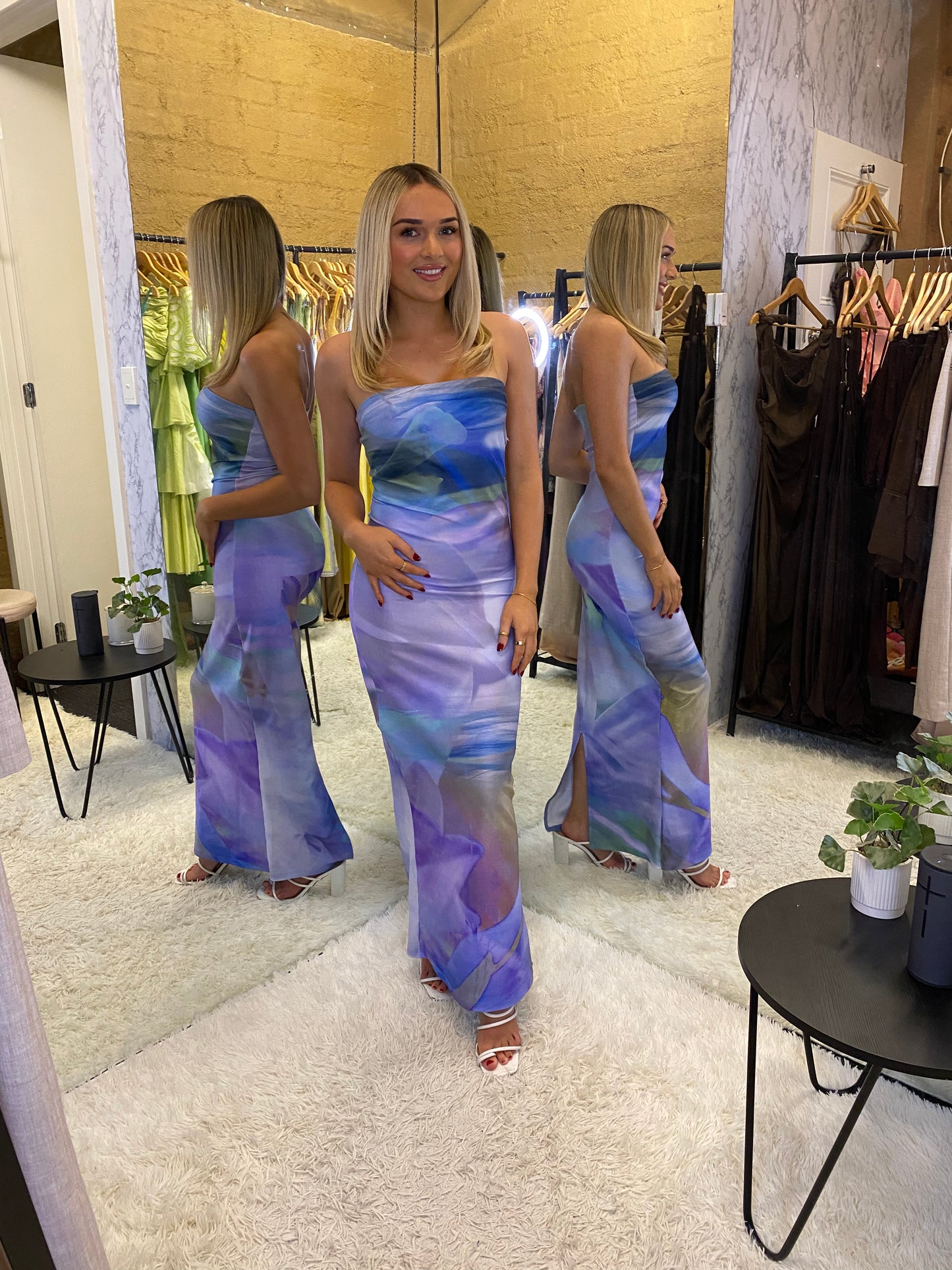 Hnter the Label Lotus Maxi